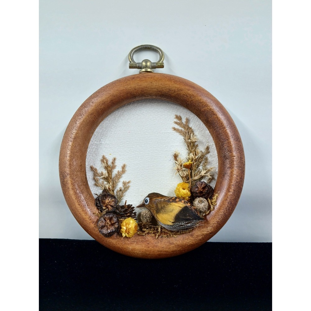 Mini Vintage Round Wood Pinecraft Frame Dried Flowrers/Bird Art Brown